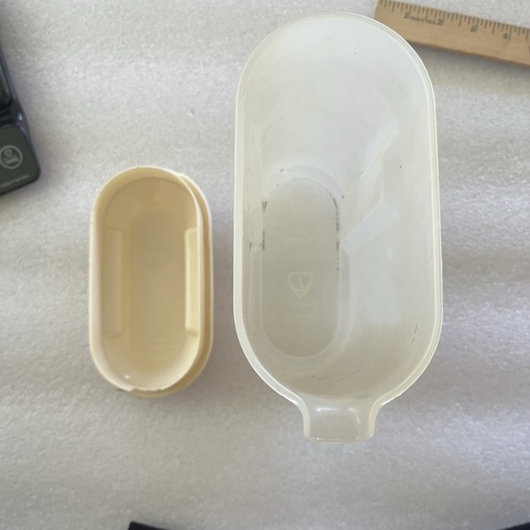 RUBBERMAID Vintage Slim Servin Saver Plastic Container Pitcher 1.5 Qt - Picture 6 of 8